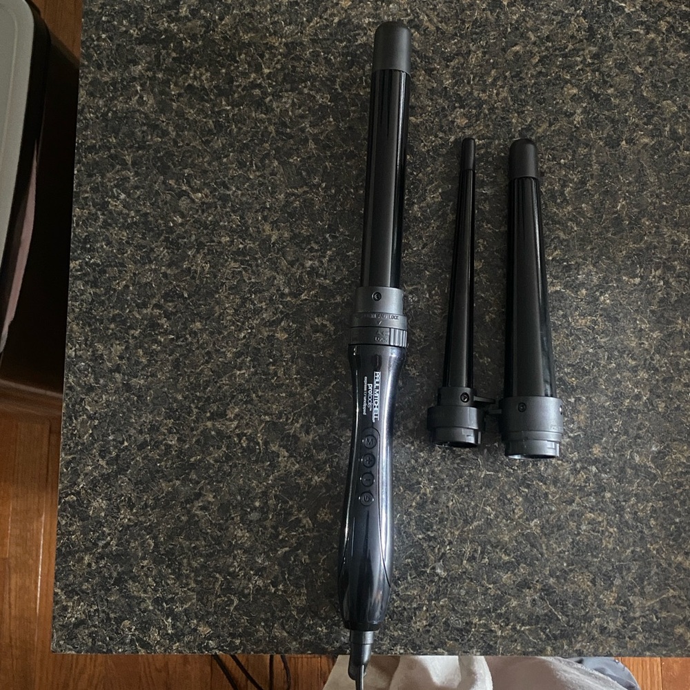 Paul Mitchell unclipped curling wand. New without box. Works perfectly.